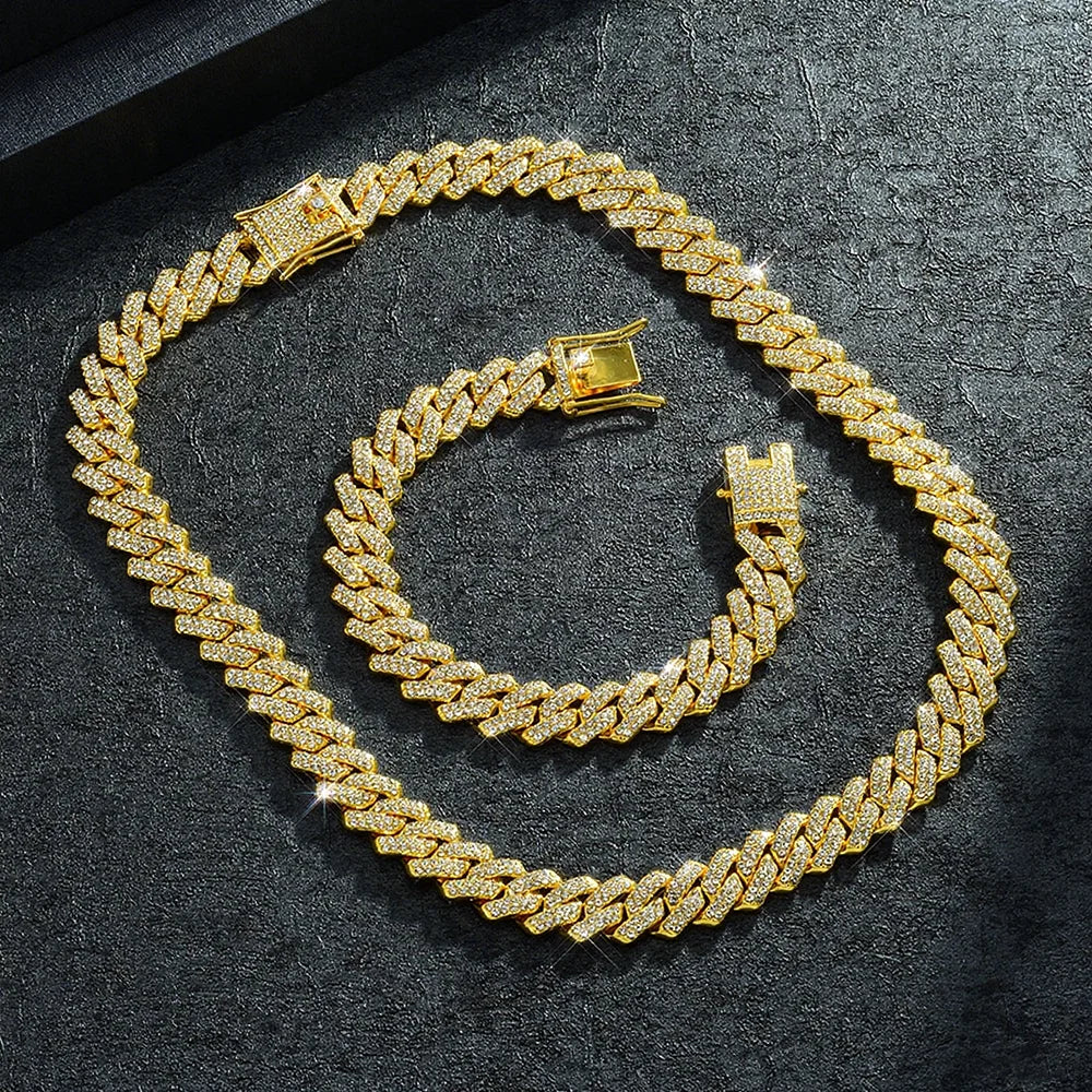 YUZZ gold and silver CHAINZ