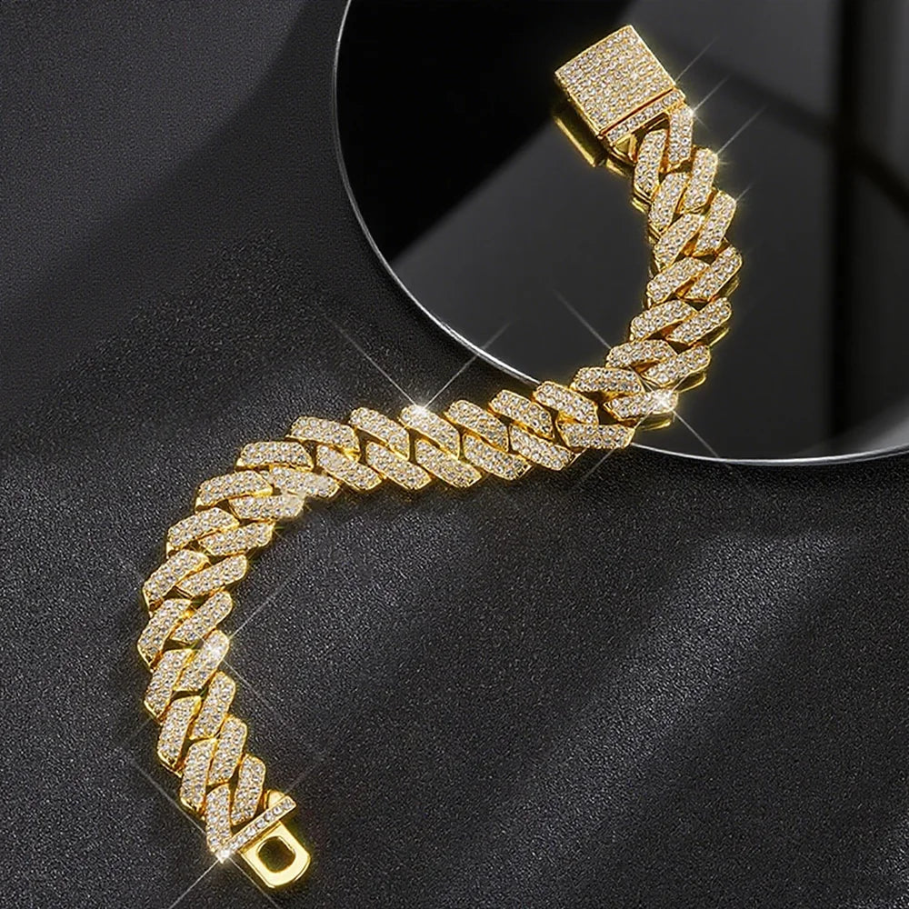 YUZZ gold and silver CHAINZ