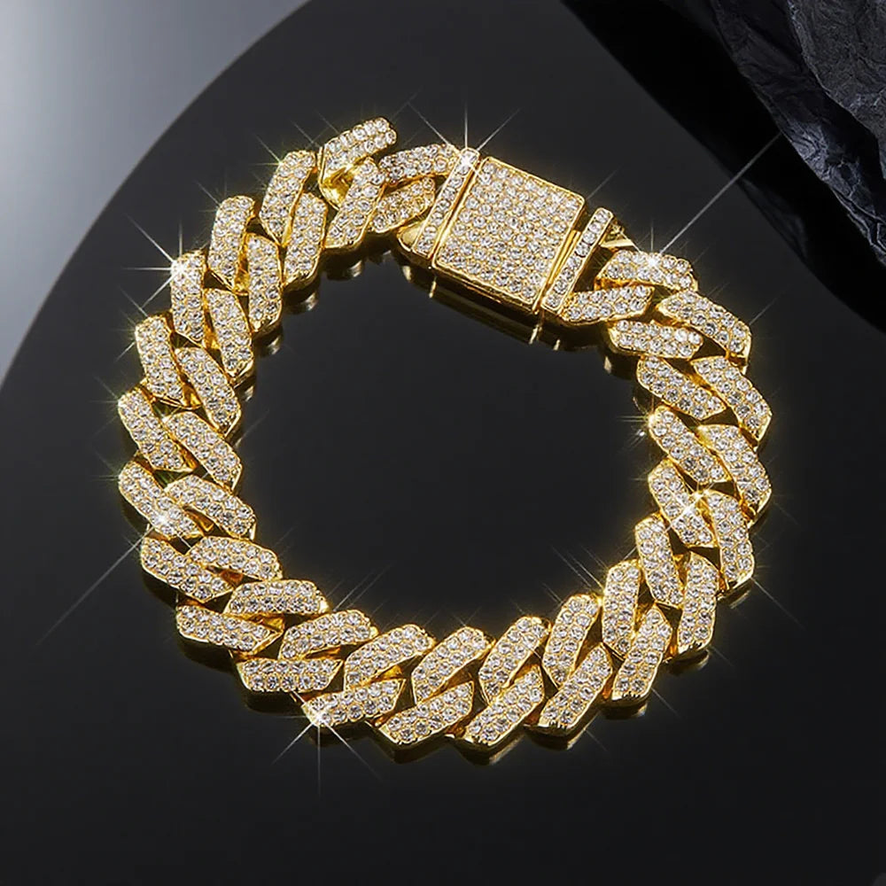 YUZZ gold and silver CHAINZ
