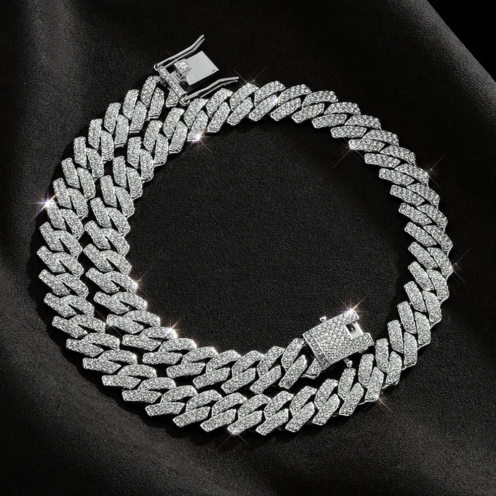 YUZZ gold and silver CHAINZ