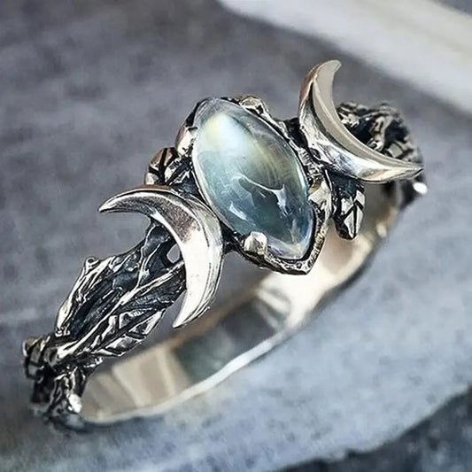 YILUOCD Vintage Natural Moonstone Ring Witchcraft Triple Moon Goddess Rings for Women Engagement Party Wedding Jewelry Anillos